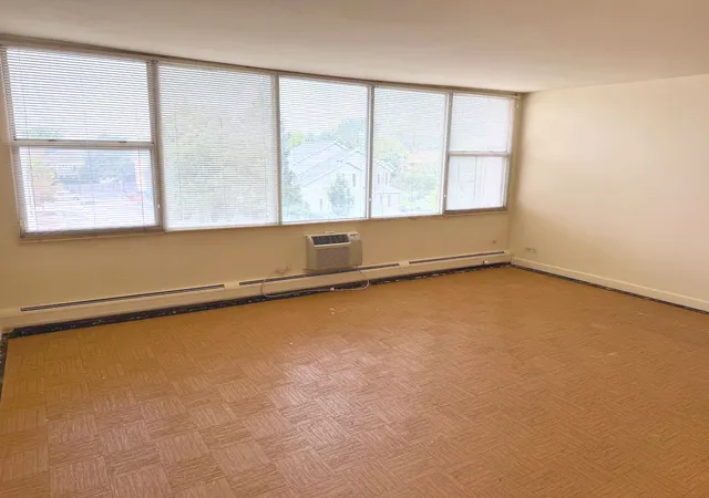 Photo 4 of Condo for sale at 33 N Main St #2F, Lombard, IL 60148 | MLS# 12737210 | Listing updated on 2026-09-04