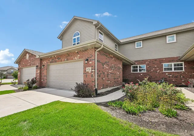 Photo 2 of Townhouse for sale at 19726 Sunset Ct, Tinley Park, IL 60487 | MLS# 12737223 | Listing updated on 2026-08-25