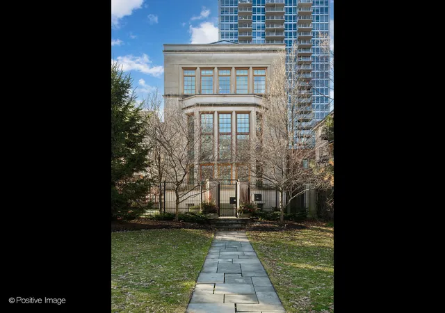 Photo 54 of Mansion for sale at 3024 N Lake Shore Dr, Chicago, IL 60657 | MLS# 12737250 | Listing updated on 2026-08-25