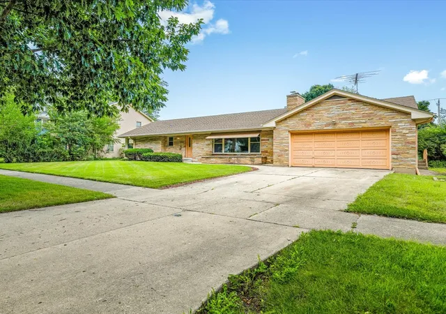 51st image of 1324 S 3rd St, St. Charles, IL 60174 | MLS# 12737260