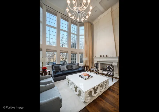 Photo 4 of Single family home for sale at 3026 N Lake Shore Dr, Chicago, IL 60657 | MLS# 12737336 | Listing updated on 2026-08-25