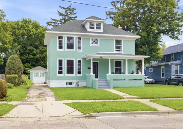 2nd image of 459 N Spring St, Elgin, IL 60120 | MLS# 12737367