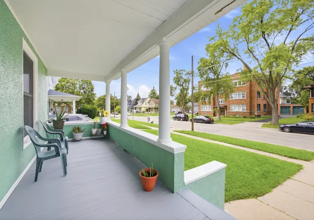 3rd image of 459 N Spring St, Elgin, IL 60120 | MLS# 12737367