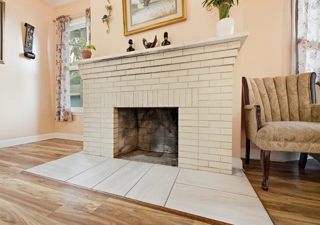 5th image of 459 N Spring St, Elgin, IL 60120 | MLS# 12737367