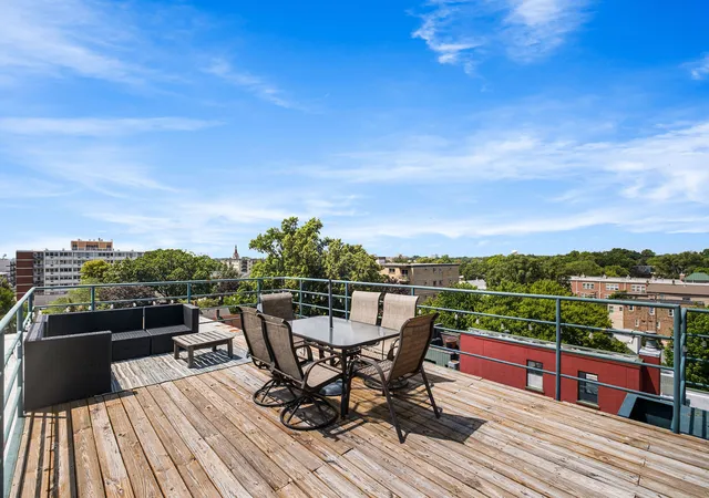 2nd image of 7240 Franklin St, Forest Park, IL 60130