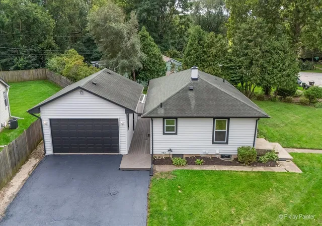 2nd image of 221 Sunset Ter, Crystal Lake, IL 60014 | MLS# 12737402