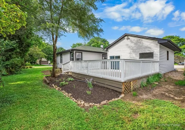 image of 221 Sunset Ter, Crystal Lake, IL 60014 | MLS# 12737402