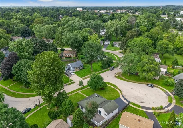 image of 221 Sunset Ter, Crystal Lake, IL 60014 | MLS# 12737402