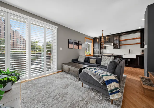 3rd image of 1777 W Altgeld St #C, Chicago, IL 60614 | MLS# 12737440
