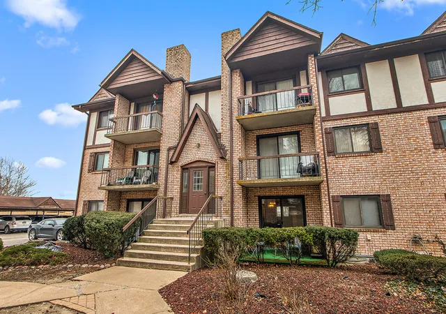 Photo 1 of Condo for sale at 2815 Glenwood Lansing Rd #106, Lynwood, IL 60411 | MLS# 12737449 | Listing updated on 2026-08-25
