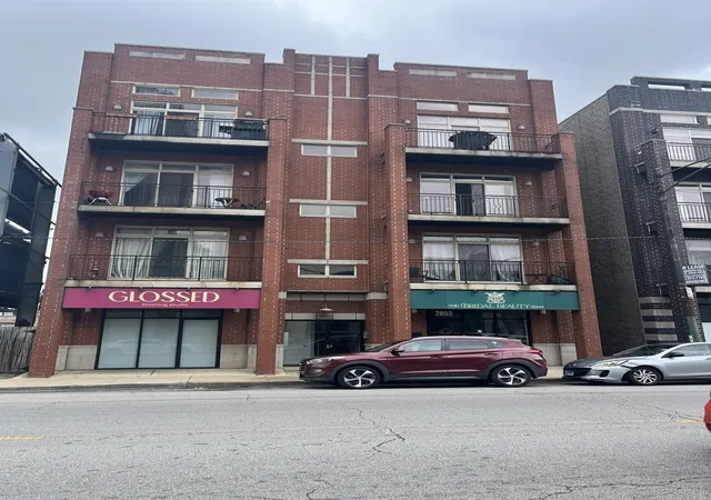 Photo 2 of Condo for sale at 2853 N Pulaski Rd #2S, Chicago, IL 60641 | MLS# 12737461 | Listing updated on 2026-09-09