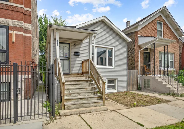 Single family home for sale at 3450 W Walnut St, Chicago, IL 60624 | MLS# 12737478
