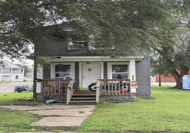 Photo 1 of Single family home for sale at 302 12th Street, East Moline, IL 61244 | MLS# 12737502 | Listing updated on 2026-08-25