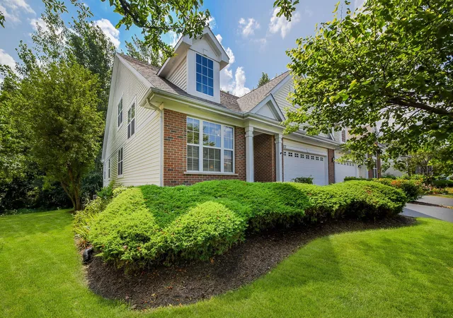 Photo 1 of Sale Pending at 322 Quarry Ridge Cir, Sugar Grove, IL 60554 | MLS# 12737508 | Listing updated on 2026-09-25