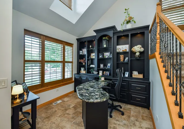 Photo 4 of Sale Pending at 322 Quarry Ridge Cir, Sugar Grove, IL 60554 | MLS# 12737508 | Listing updated on 2026-09-25