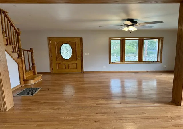 2nd image of 703 Chapel St, Ottawa, IL 61350 | MLS# 12737522