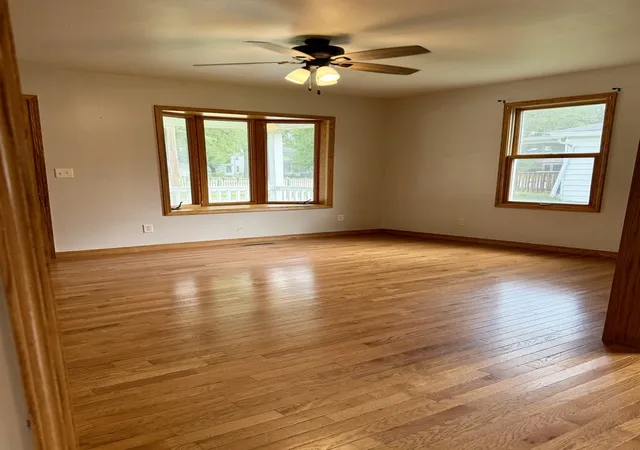 4th image of 703 Chapel St, Ottawa, IL 61350 | MLS# 12737522