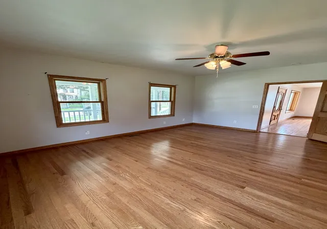 5th image of 703 Chapel St, Ottawa, IL 61350 | MLS# 12737522