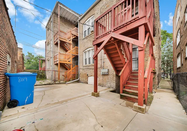 Listing Photo 2 - Condo for sale in building located at 8019 S Eberhart Ave, Chicago, IL 60619 - Unit #