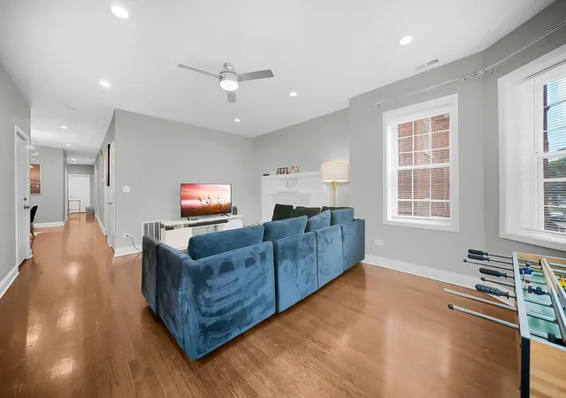 Listing Photo 3 - Condo for sale in building located at 8019 S Eberhart Ave, Chicago, IL 60619