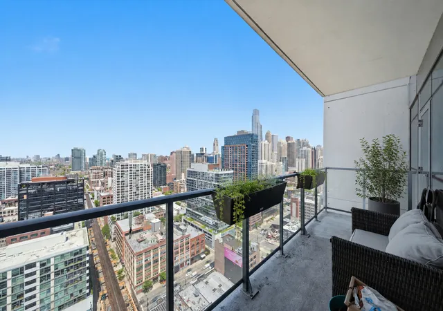 2nd image of 303 W Ohio St #2902, Chicago, IL 60654 | MLS# 12737552