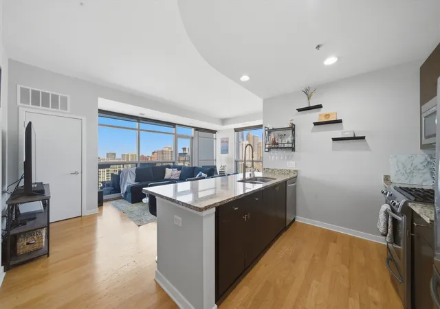 5th image of 303 W Ohio St #2902, Chicago, IL 60654 | MLS# 12737552