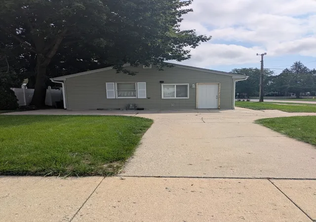 Photo 2 of Single family home for sale at 1818 W Monroe St, Waukegan, IL 60085 | MLS# 12737595 | Listing updated on 2026-08-25