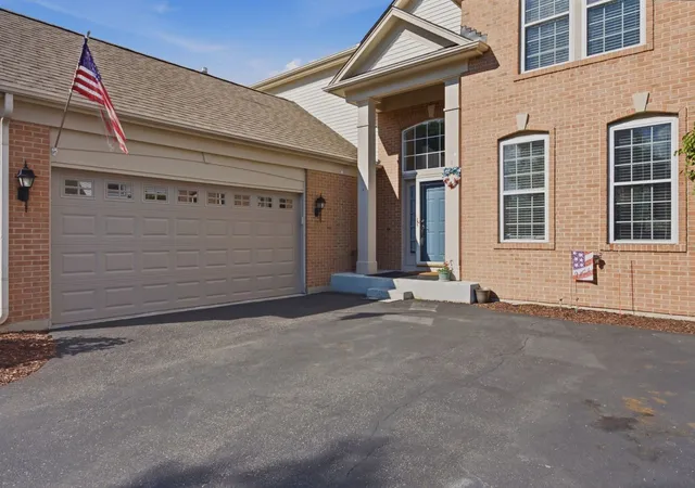3rd image of 4050 Bunker Hill Dr, Algonquin, IL 60102 | MLS# 12737596