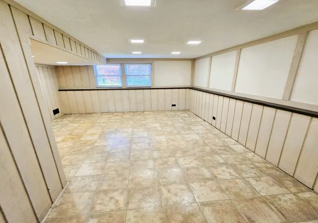 Photo 24 of Single family home for sale at 618 W Comstock Ave, Elmhurst, IL 60126 | MLS# 12737609 | Listing updated on 2026-08-25