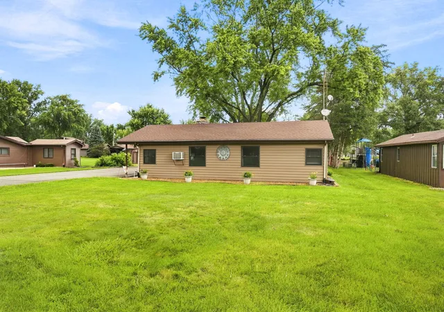 5th image of 8726 E Mallard Ln, Wilmington, IL 60481 | MLS# 12737634