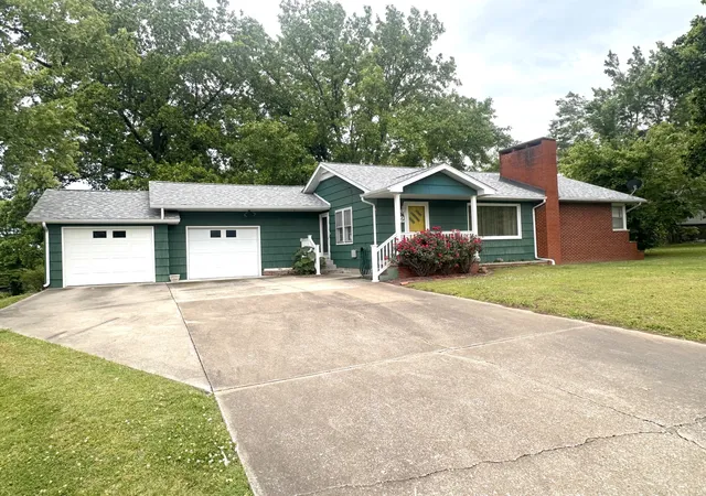 Photo 15 of Single family home for sale at 22 Old Brick Rd, Murphysboro, IL 62966 | MLS# 12737636 | Listing updated on 2026-08-25
