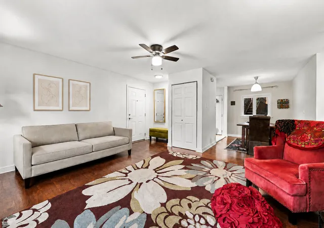 3rd image of 630 Hull Ter, Evanston, IL 60202