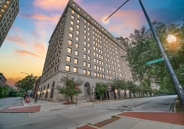 Photo 1 of Condo for sale at 2100 N Lincoln Park W Ave #7FN, Chicago, IL 60614 | MLS# 12737680 | Listing updated on 2026-08-25