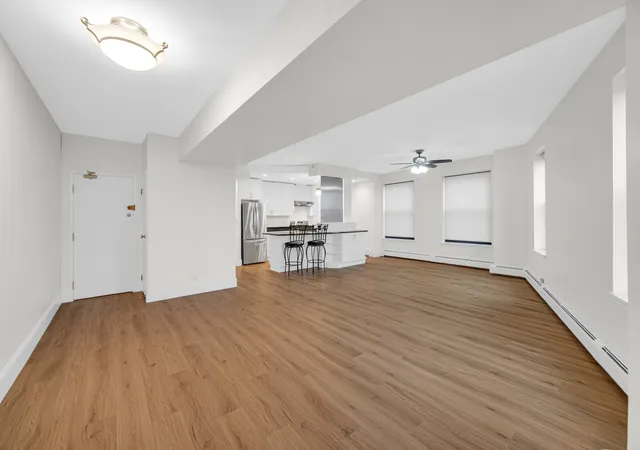 Listing Photo 5 - Condo for sale in building located at 2100 N Lincoln Park W Ave, Chicago, IL 60614 - Unit #7FN