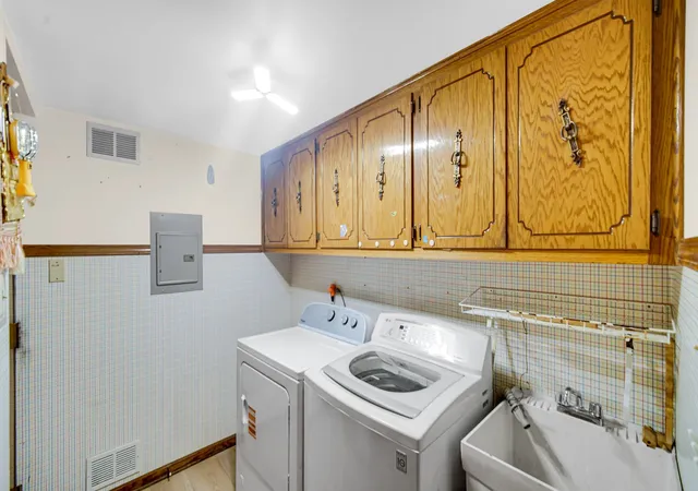 2nd image of 16724 Paxton Ave, Tinley Park, IL 60477