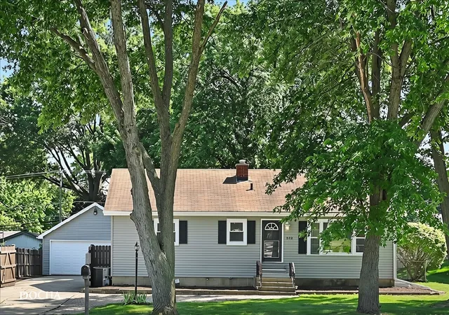 image of 312 Oak St, North Aurora, IL 60542 | MLS# 12737731
