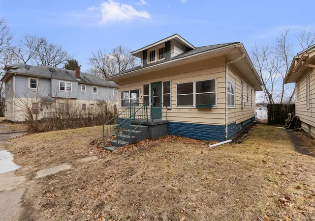 Photo 2 of Single family home for sale at 3940 12th Street, Rock Island, IL 61201 | MLS# 12737745 | Listing updated on 2026-08-26