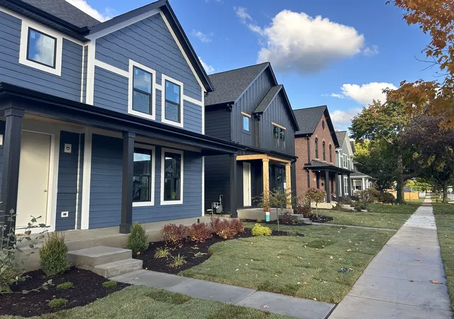 Photo 2 of Single family home for sale at 4 E Slade St, Palatine, IL 60067 | MLS# 12737783 | Listing updated on 2026-08-25