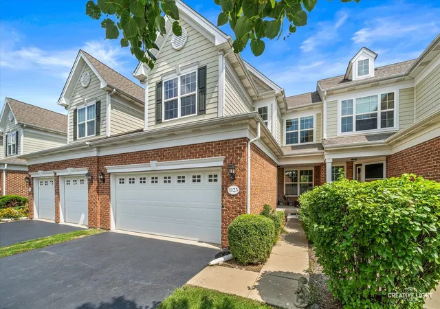 2nd image of 1123 Pine Valley Ct, Elgin, IL 60124 | MLS# 12737789