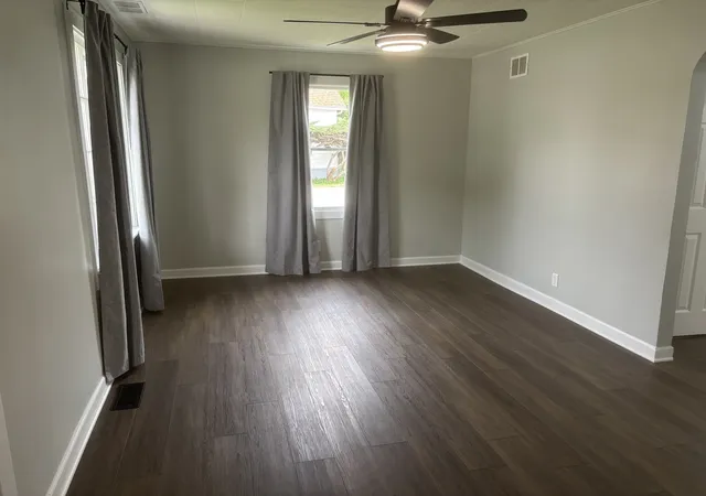 image of 527 E 17th St, Lockport, IL 60441 | MLS# 12737826