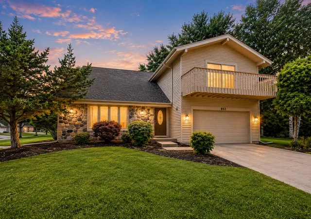 1st image of 852 Woodmar Dr, Crystal Lake, IL 60014 | MLS# 12737842