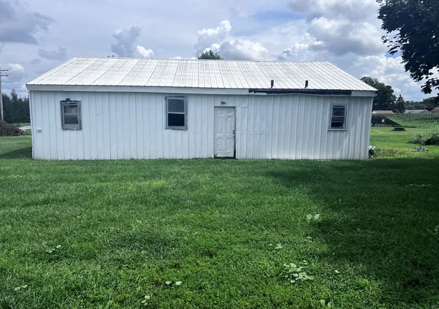 Photo 3 of Single family home for sale at 422 N Evergreen St, Onarga, IL 60955 | MLS# 12737854 | Listing updated on 2026-10-06