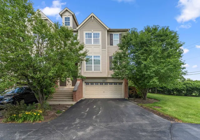 image of 337 N Commerce St, Aurora, IL 60504 | MLS# 12737860