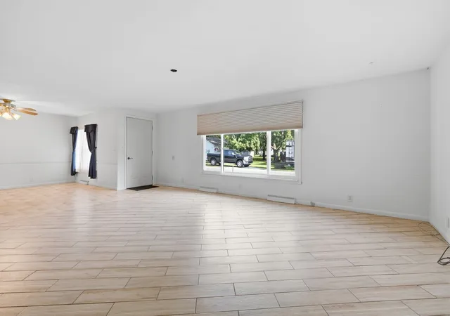 3rd image of 100 E Lincoln Dr, Cooksville, IL 61730 | MLS# 12737895