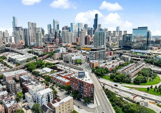 Photo 2 of Condo for sale at 859 W Erie St #303, Chicago, IL 60642 | MLS# 12737922 | Listing updated on 2026-08-25