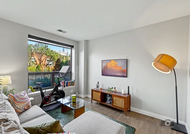 Photo 4 of Condo for sale at 859 W Erie St #303, Chicago, IL 60642 | MLS# 12737922 | Listing updated on 2026-08-25