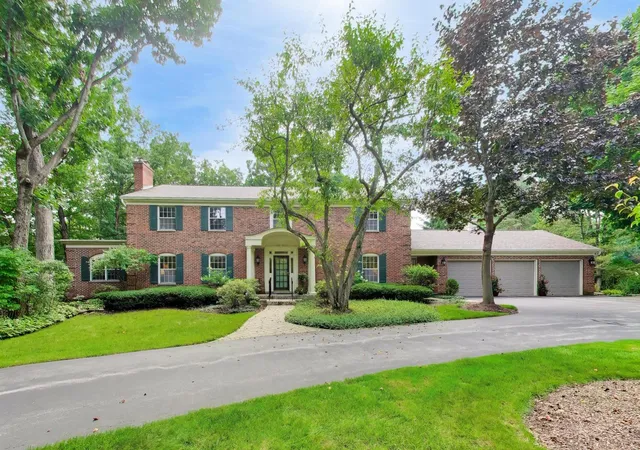 Photo 1 of Sale Pending at 1041 Havenwood Ln, Lake Forest, IL 60045 | MLS# 12737925 | Listing updated on 2026-09-07