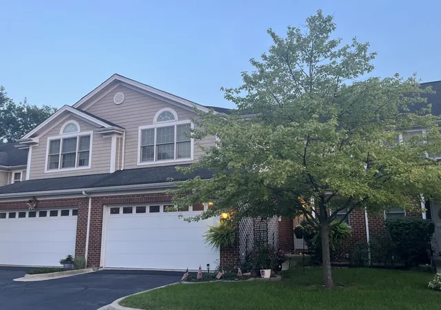 Photo 2 of Townhouse for sale at 992 W Irving Park Rd, Bensenville, IL 60106 | MLS# 12737926 | Listing updated on 2026-09-03