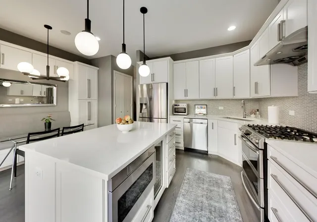 3rd image of 515 N Peoria St, Chicago, IL 60642 | MLS# 12737928