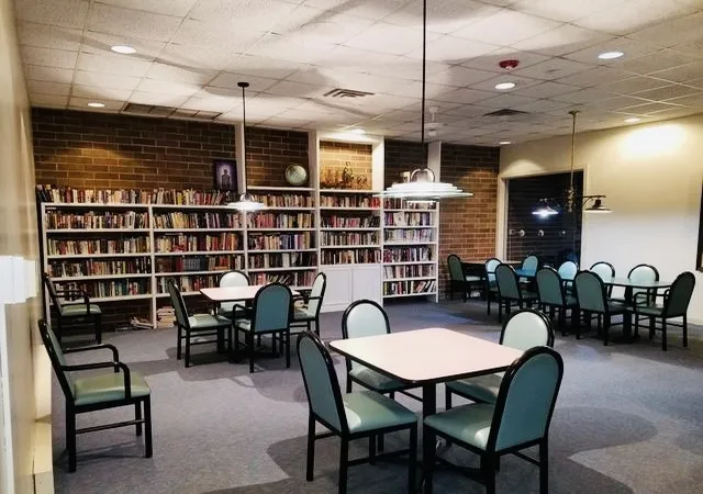 2nd image of 701 Forum Sq, Glenview, IL 60025